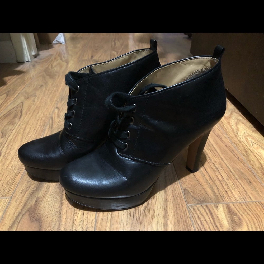 Joan & David Circa, leather booties, size 7.5M